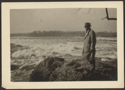  tekijältä Louis Fleckenstein