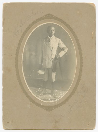 Valokuva Amos Harperista kouluun, n. 1910. tekijältä Lucius Harper