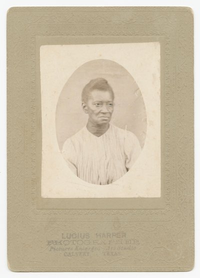 Valokuva naisesta, n. 1910. tekijältä Lucius Harper