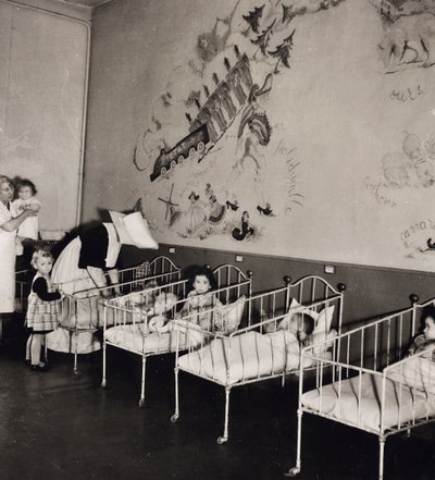 Tytöt orpokodissa ranskaa tekijältä Luigi Leoni