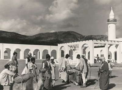 Kaupunkielämää Muslim El Fager Al Fajr eli Dawn, Benghazi, Kyrenaika, Muslim El Fager Al Fajr eli Dawn, Benghazi, Kyrenaika tekijältä Luigi Leoni