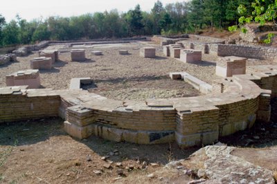 Basilikan kaivaukset tekijältä Macedonian School