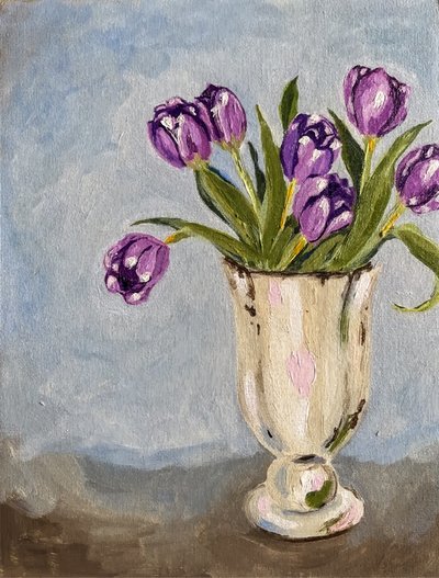 Violetti tulppaani maljakossa tekijältä Madison Phipps
