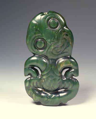 Riipus Hei-Tikin jumalan muodossa, 1700-luvun loppupuoli (nefriitti). tekijältä Maori