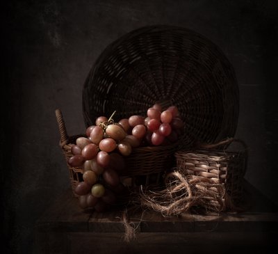 Dark Harvest -rypäleet tekijältä Margareth Perfoncio