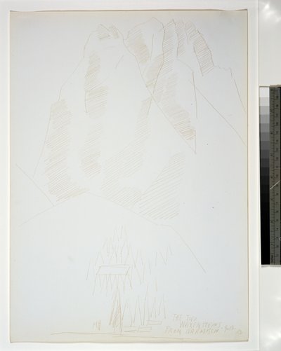 Vuoristomaisema, jossa rakennuksia ja puita etualalla tekijältä Marsden Hartley
