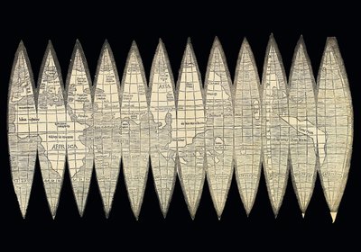 Maailmankartta maapallon maapallon joukon muodossa, 1507 tekijältä Martin Waldseemuller