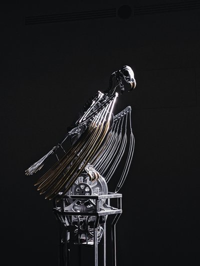 The Nerve Rack, 2019 (Asetaali, akryyli, alumiini, messinki, sähköpiiri, maali, PVC, hartsi, servomoottorit, teräs) tekijältä Mat Collishaw