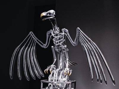 The Nerve Rack, 2019 (Asetaali, akryyli, alumiini, messinki, sähköpiiri, maali, PVC, hartsi, servomoottorit, teräs) tekijältä Mat Collishaw