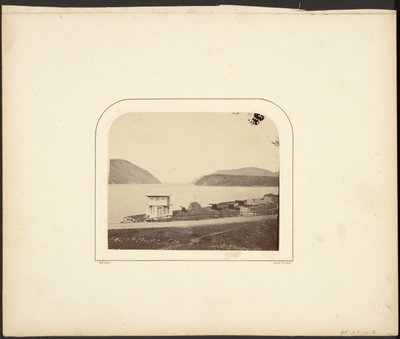 [Maisema, jossa on tykkejä] tekijältä Mathew B. Brady