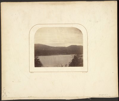 [Maisema, jossa on järvi] tekijältä Mathew B. Brady