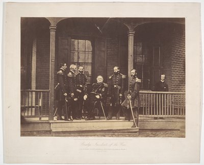 Kenraaliluutnantti Scott, Yhdysvaltain armeijan ylipäällikkö, ja esikunta tekijältä Mathew B. Brady