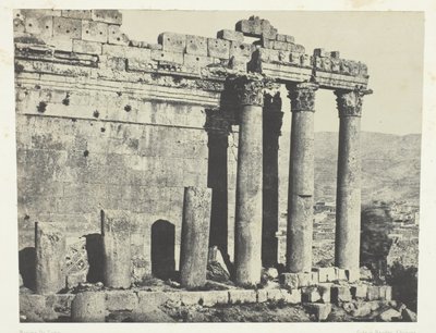Baalbeck (Heliopolis), Jupiterin temppeli, länsijulkisivu; Syyriaa tekijältä Maxime Du Camp