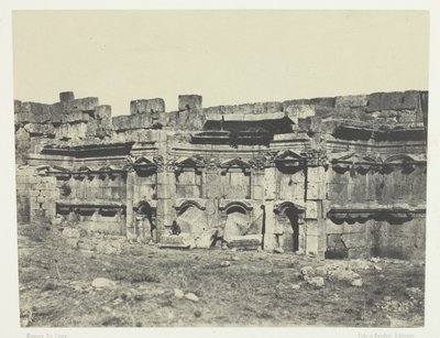Baalbeck, Auringon ja Jupiterin temppeleiden kotelon sisätilat; Syyria tekijältä Maxime Du Camp