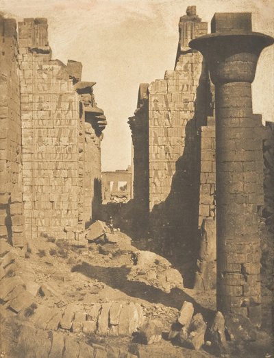 Bubastiisien tuomioistuin ja sisäänkäynti Karnacin palatsin Hypostyle Halliin, Thebes, 1849-50. tekijältä Maxime Du Camp