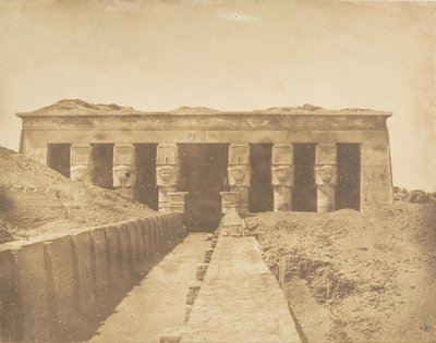 Athorin temppelin julkisivu Dendera Tentyrisissä, 1849-50. tekijältä Maxime Du Camp