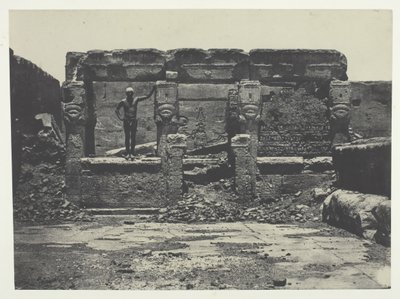 Dendera Teutyresin suuri temppeli, Ylä-Egypti, 184951, painettu 1852. tekijältä Maxime Du Camp