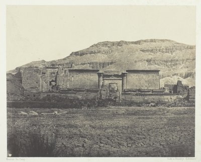 Medinet-Habou, Yleinen näkymä vuorille, Thebes tekijältä Maxime Du Camp