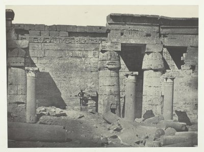 Medinet-Habou, Ramses-Méiamounin palatsin peristyyli, Thebes, 184951, painettu 1852. tekijältä Maxime Du Camp
