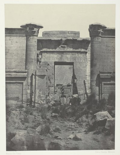 Medinet-Habou, Propylaea of ​​​​Thutmoseum, Thebes, 184951, painettu 1852. tekijältä Maxime Du Camp
