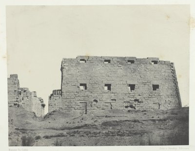 Karnakin palatsi, Lounaispylonit, Thebes, 184951, painettu 1852. tekijältä Maxime Du Camp