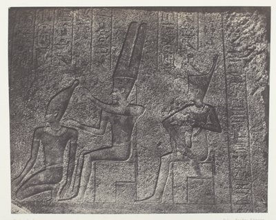 Karnakin palatsi, graniittipyhäkön ulkoveistokset; Thebes tekijältä Maxime Du Camp