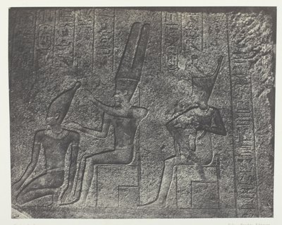Karnakin palatsi, graniittipyhäkön ulkoveistokset; Thebes tekijältä Maxime Du Camp