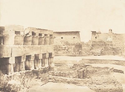Luxorin palatsi ja kylä, otettu etelästä, Thebes, 1849-50. tekijältä Maxime Du Camp