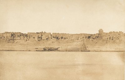 Yleiskuva Esné nro 1 eteläpäästä, 1849-50. tekijältä Maxime Du Camp