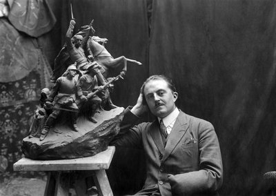 Maxime Real Del Sarte (1888-1954), kuvanveistäjä, sotavammainen sotaveteraani, veistos Edward VII:stä Biarritzissa. tekijältä Maxime Real del Sarte