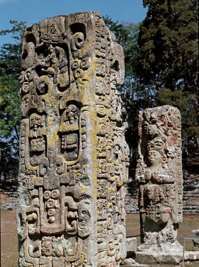 Stele A ja C, Plaza of Ceremonies, 731 jKr tekijältä Mayan