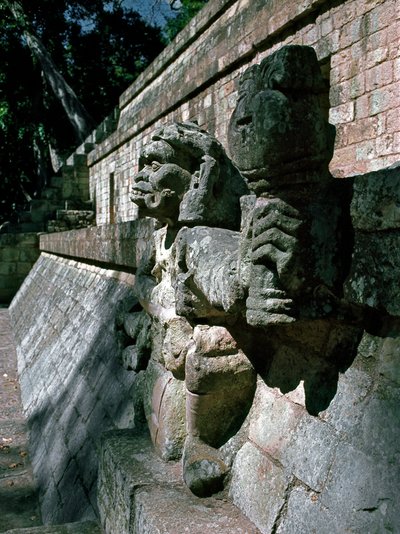 Kiviveistokset - temppeli 11 tekijältä Mayan