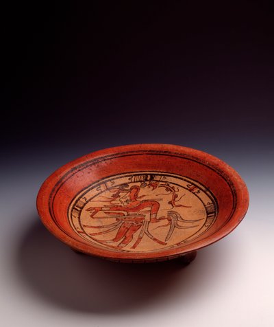 Esikolumbialainen taide, maya-sivilisaatio, klassinen aikakausi: kolmijalkamaljakko maalattua savea. Petenistä, Guatemalassa. Aurinko. h. 8 x halkaisija. 33,8 cm Guatemala City, Kansallinen arkeologian ja etnologian museo tekijältä Mayan Mayan
