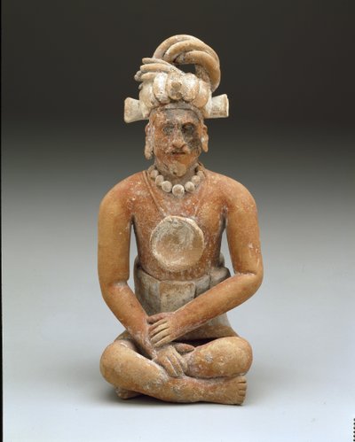Istuva parrakas mies, myöhäinen klassikko, n. 600-900 (keramiikka ja maali) tekijältä Mayan Mayan