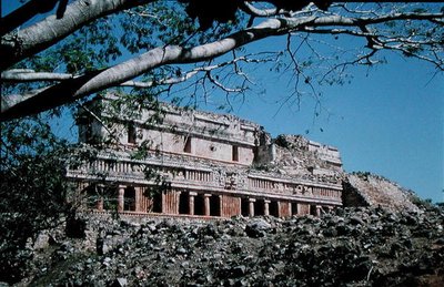 Näkymä Suurelle palatsille (kuva) tekijältä Mayan Mayan