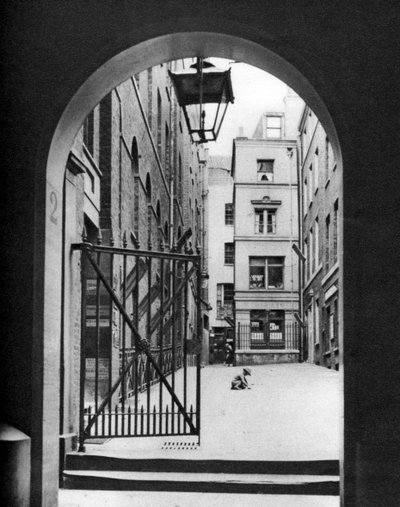 Mitre Court by the Temple, Lontoo, 1926-1927. tekijältä McLeish
