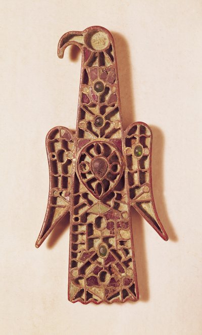 Kotkan muotoinen rintakoru (metalli ja emali) tekijältä Merovingian