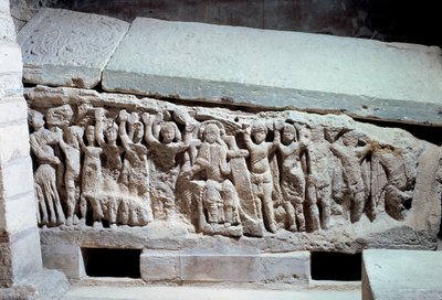 Merovingilainen taide: basreliefit Agilbertin haudasta (7. vuosisata), Pariisin eveque. Kivinen hautausmuistomerkki. Jouarren luostari (Seine ja Marne) tekijältä Merovingian