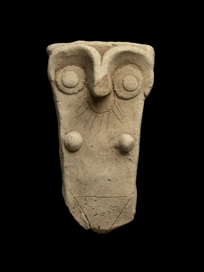 Äiti-jumalattareksi työstetyn purkin kahva, varhaisdynastinen III (poltettua savea). tekijältä Mesopotamian