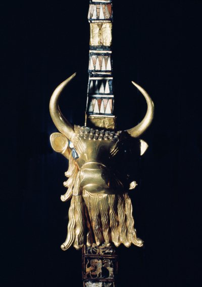 Härän pää, koriste harppusta, 2800-2300 eKr. (kullattu puu) (ks. 198659) tekijältä Mesopotamian