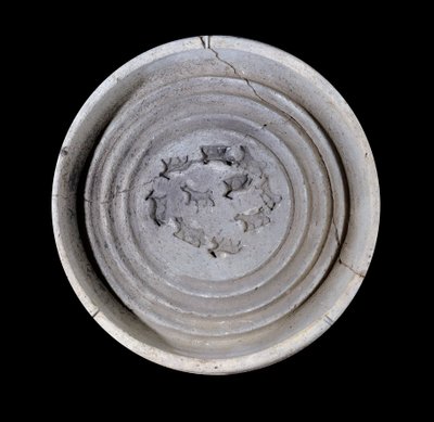 Mesopotamia: terrakottakuppi eläimiä. 1750 eaa. Marin kuningas Zimri Limin palatsin kuninkaallisista ruoista. Pariisi, Louvre-museo tekijältä Mesopotamian