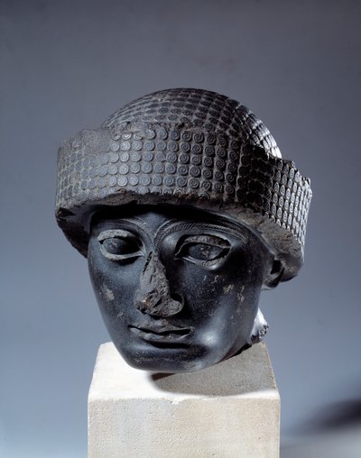 Mesopotamia: pää dioriitissa ilman tekstiä Gudeasta, Lagashin kaupungin kuvernööristä. Noin 2120 eaa. Uussumerilainen aika (noin 2150-2000 eKr.). Pariisi, Louvre-museo tekijältä Mesopotamian Mesopotamian
