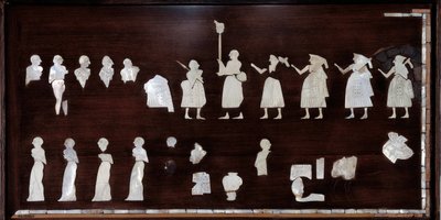 Mesopotamia: Marin lipun mosaiikkielementit bitumista, kuoresta ja kivestä. 3500 eaa noin. Marin Ishtarin temppelistä. Aurinko 0,53x0,72 m Pariisi, musee du Louvre tekijältä Mesopotamian Mesopotamian