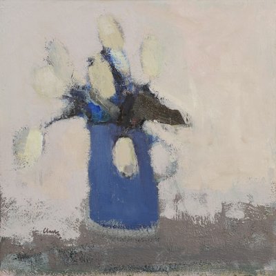 Valkoiset tulppaanit sininen kannu, 2017 (öljy pellavalle) tekijältä Michael (BACS) Clark