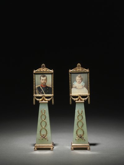 Kehystetyt miniatyyrit: tsaari Nikolai II:n muotokuva ja suurherttuatar Olgan muotokuva, Peter Carl Fabergén yritys tekijältä Michael Evlampievich Perkhin