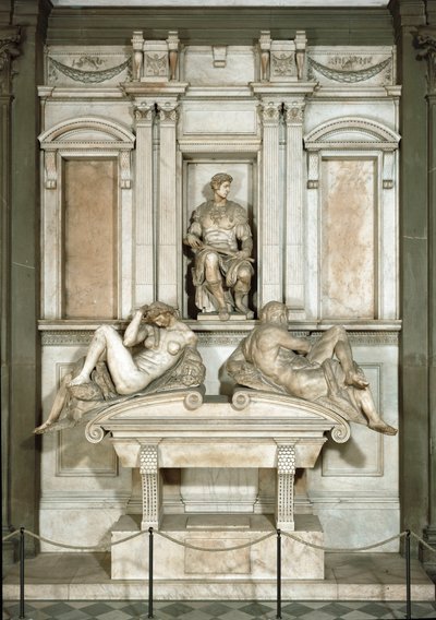 Päivän ja yön allegoria, Giuliano de Medicin mausoleumi. Marmori veistos tekijältä Michelangelo Buonarroti