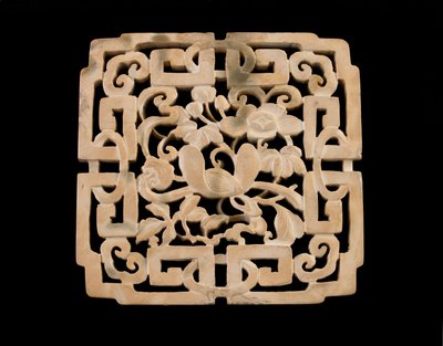 Plakki (isä) (jade) tekijältä Ming Dynasty Chinese School