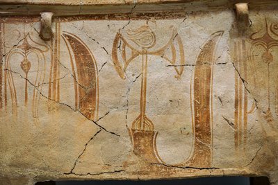 Minoan Chest-larnax koristeltu pyhityksen sarvet tekijältä Minoan