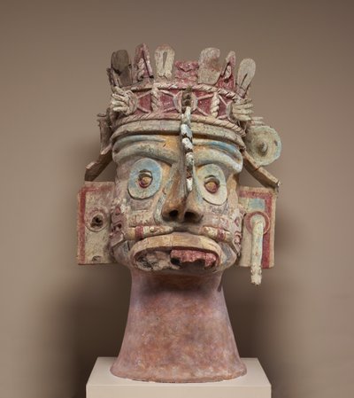 Tlalocin sadejumalan pää, myöhäisjälkiluokkainen kausi, noin 1300-1521 (keramiikka, tuffi, stukki ja maali). tekijältä Mixtec Mixtec