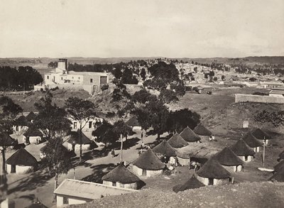 "Imperiumin rakentaminen" fasistisella aikakaudella: Asmaran alkuperäiskansojen kortteli, 9.5.1936 (m/v kuva) tekijältä Modestino Baldinetti